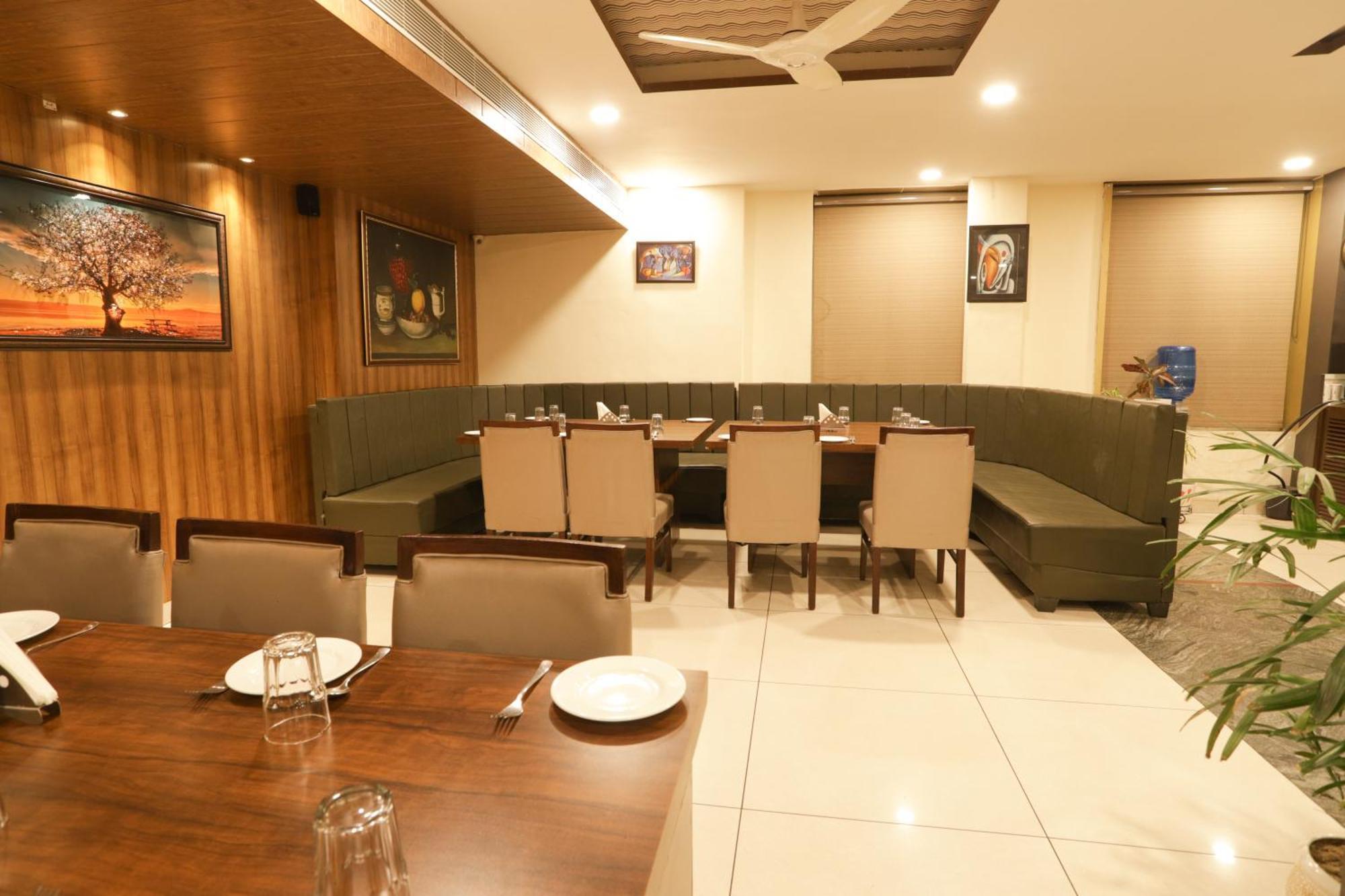 Hotel Razia Inn Hisār Exterior foto