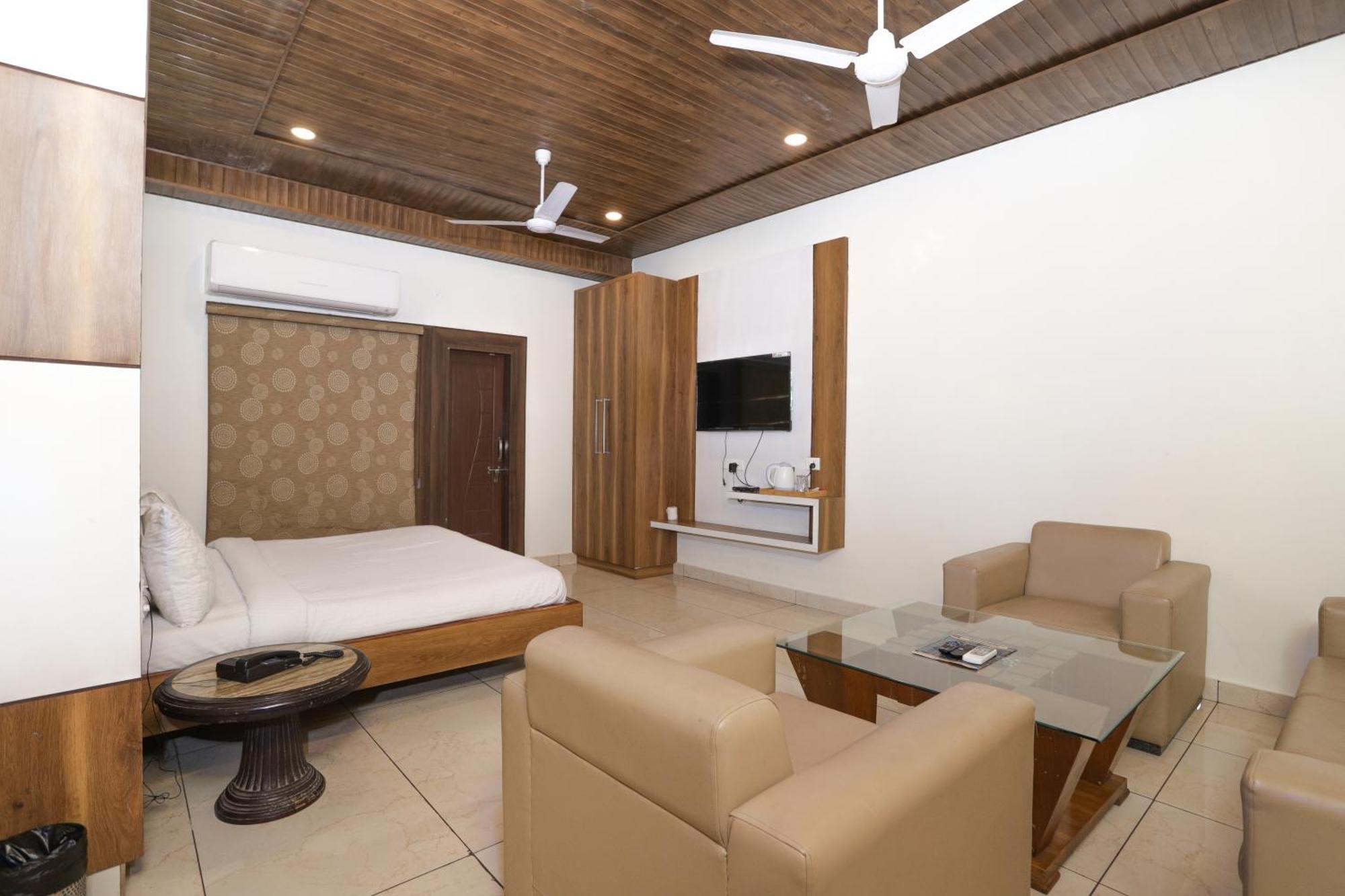 Hotel Razia Inn Hisār Exterior foto